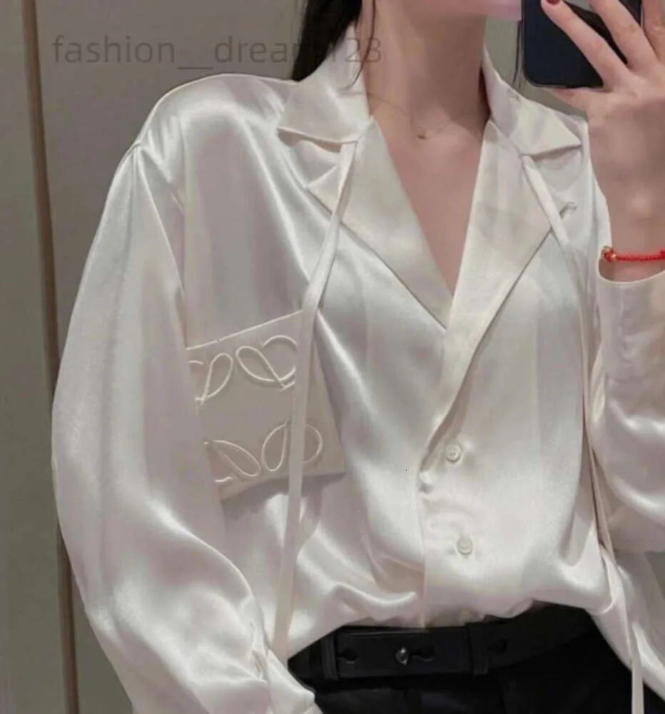 Femmes Soie Blouses Hommes Designer T-shirts avec lettres broderie mode manches longues T-shirts Casual Tops Vêtements Noir Blanc 525