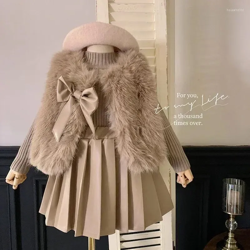 Kledingsets Kinderkleding Pak Koreaanse stijl Het meisje herfst en winterkinderen Fashion bont jas gebreide top geplooide lederen rok