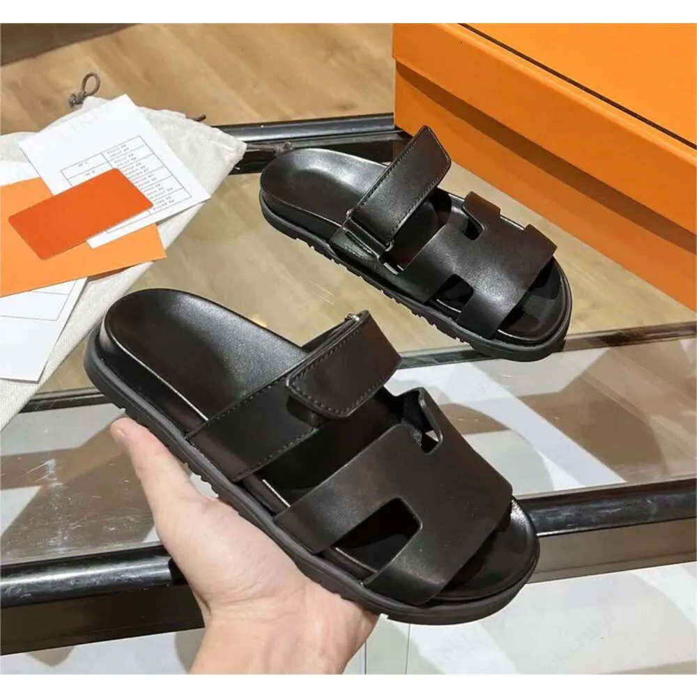 Slaytlar Erkek Kadınlar Chypre Deri Sandals Lüks Süet Deri Terlik boyutu EU35-46 Naturel Tasarımcı Terlik Cuir Yaz Sandles Sandles Ayakkabı Klasik Plaj