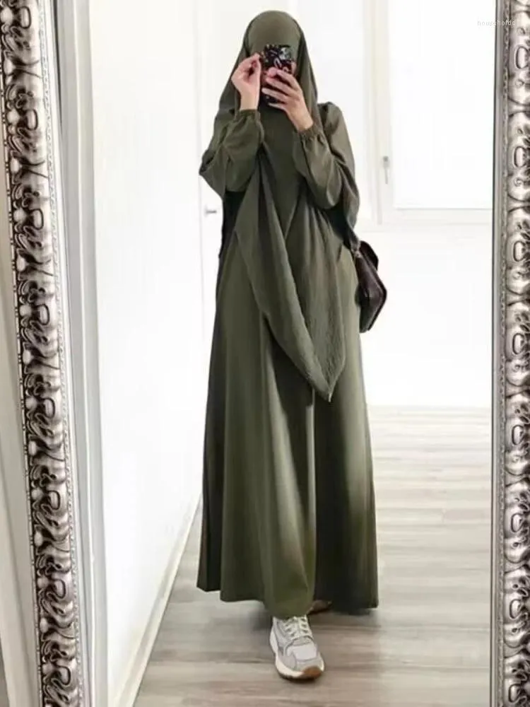 Vêtements ethniques EID Femmes musulmanes Longue Khimar Prière Vêtement 2 pièces Ensemble Abaya Robe et Hijab Couverture complète Islamique Ramadan Kaftan Jilbab