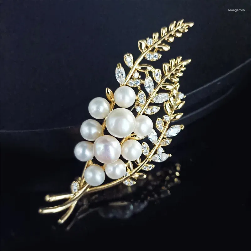 Brooches Elegant And Luxery Freshwater Pearl Wheat Delicate Temperament Plant Zircon Leaf Corsage Women Accessories Decoration