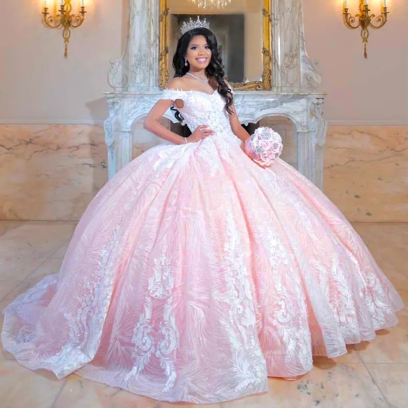 Abito Quinceanera rosa lucido con applicazioni in pizzo che borda la spalla Abito da ballo principessa messicana Dolce 16 Abiti XV 15 Anos