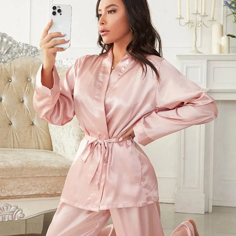 Kvinnors sömnkläder Spring Autumn 3st Pyjamas Set Female Sexy Silk Satin Nightwear Trouser Suits Loose Casual Pink Home Wear Loungewear