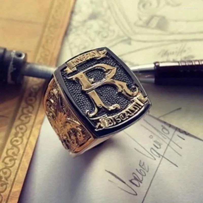 حلقات الكتلة Boho Vintage Golden Letter R Ring Ring Steampunk Rock Rock -Riker for Women Men Viking Jewelry Party Gifts بالجملة