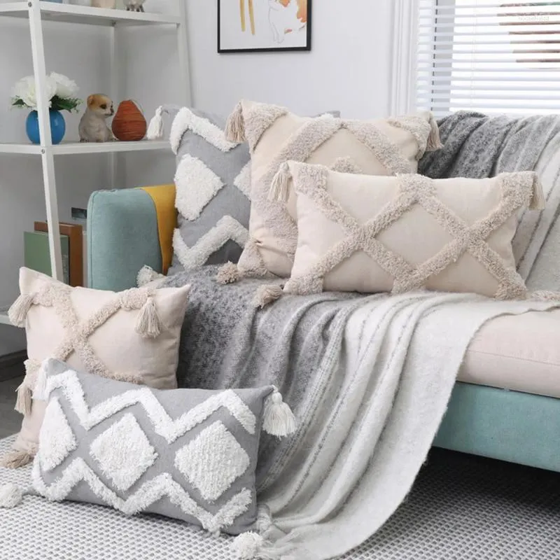 Cuscino decorativo in lana trapuntata fatta a mano con nappa geometrica, custodia decorativa per divano da soggiorno in stile bohémien nordico del Marocco