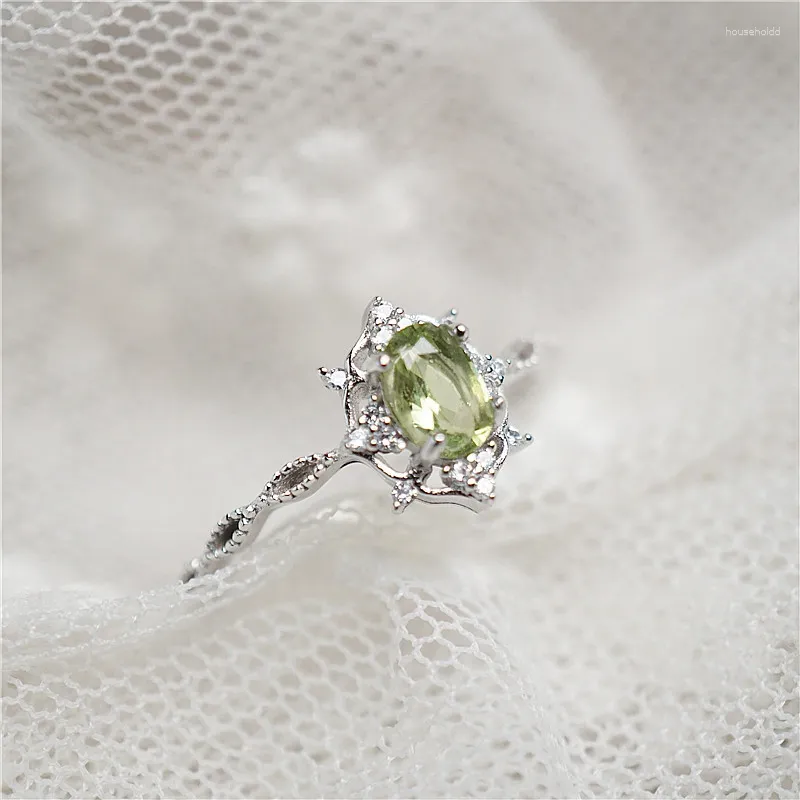 Bagues de cluster Japonais Light Luxe Naturel Peridot Vert Cristal Bague Filles Ins Palace Style Réglable Live Bouche Femme Pour Femmes Hommes