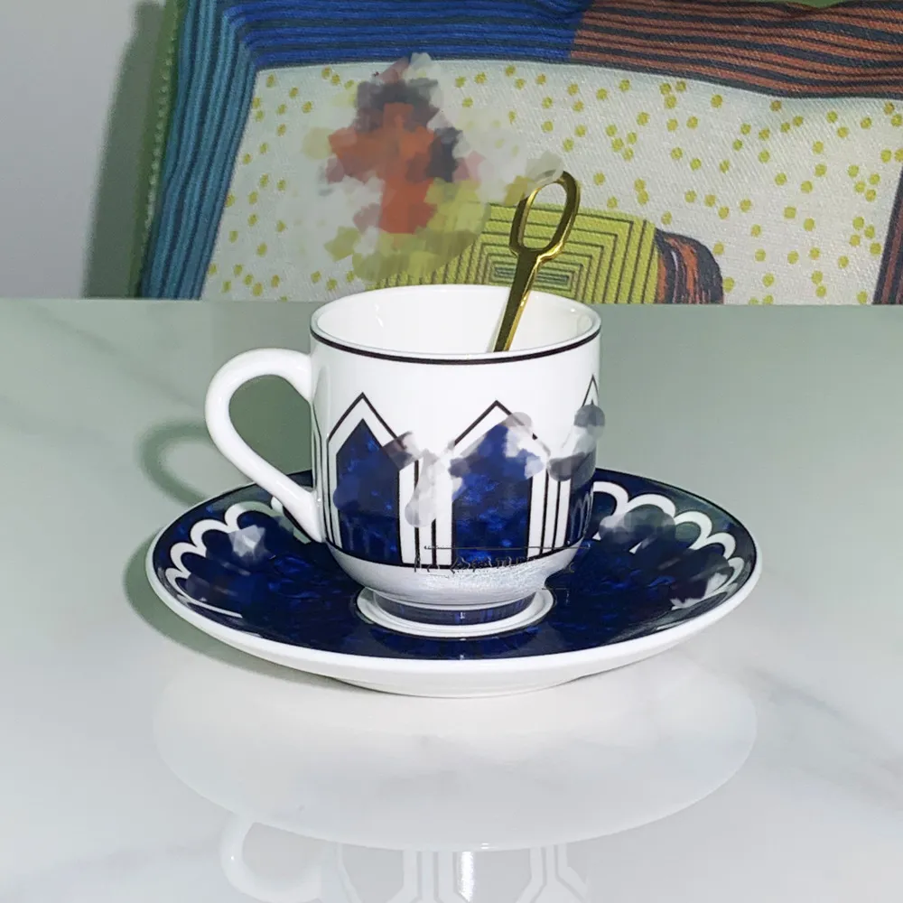 Ensemble de tasses et soucoupes de styliste, tasse à café bleue Klein, tasse et soucoupe en céramique de luxe, style européen créatif, tasse exquise avec soucoupe