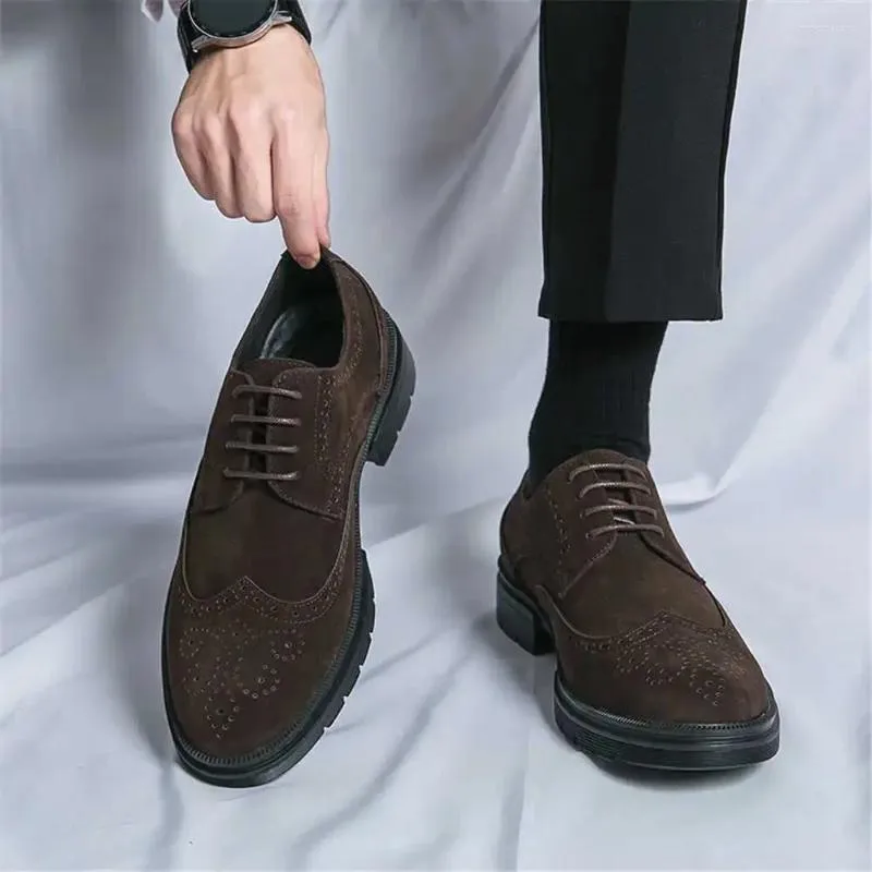 Scarpe eleganti nere Taglia 43 Per un uomo elegante Tacco 34 Abiti da sera da sposa Sneakers Runings sportive Modello Sneekers