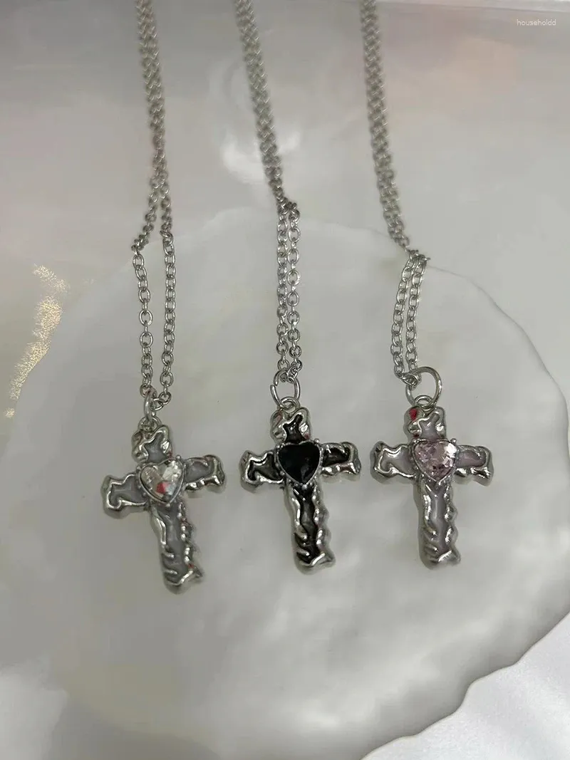 Pendant Necklaces JWER 2024 Gothic Heart Zircon Cross Necklace Black Crystal Punk Y2K Chain For Woman Daily Wear