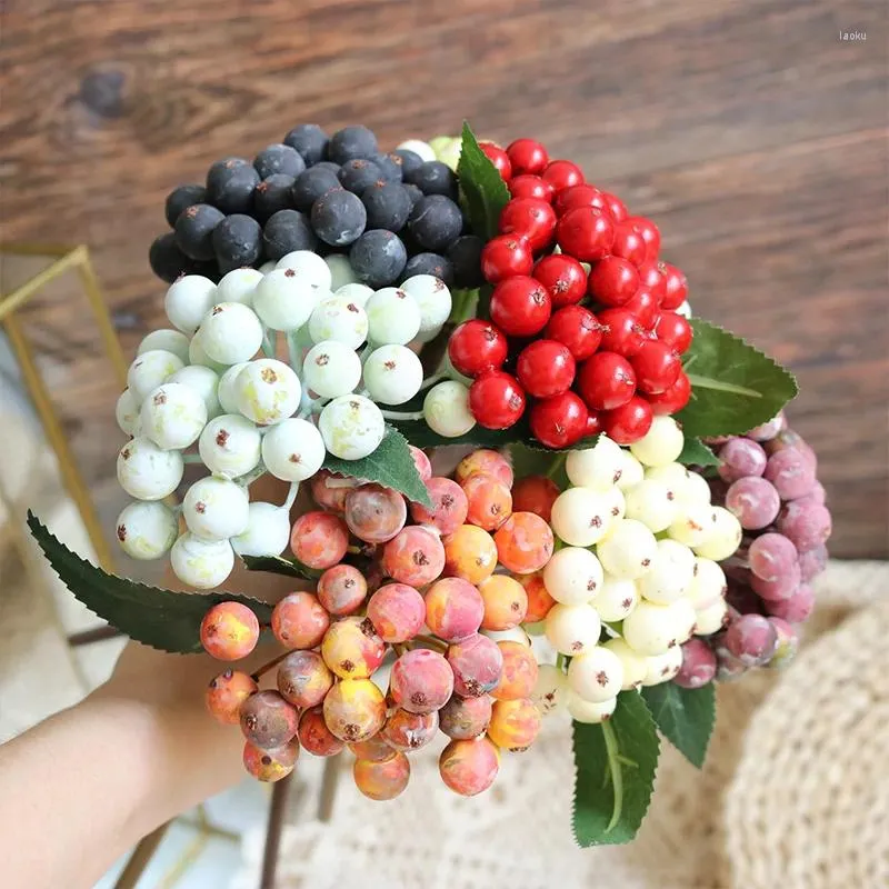 Kwiaty dekoracyjne mini sztuczne jagody małe pianki kwiat Bożego Narodzenia owoc Fake Berry Buquet Dekoracja na ślubną roślinę stolik w domu