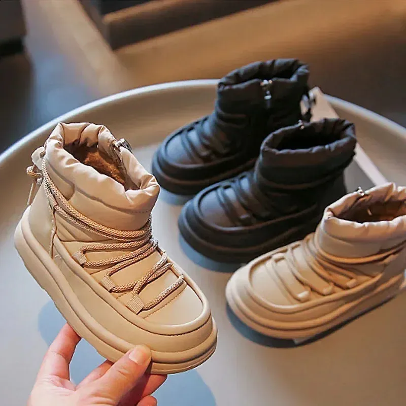 Baby Boots Fashion Casual Girls Boys 2024 Zima pluszowe ciepłe buty Buty miękkie dno buty Dzieci Sneaker Dzieci sportowe buty śniegu 240127