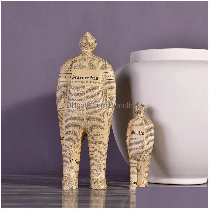 Movie & Games New Modern Simple And Creative Old Newspaper Figure Decoration El Club Model Room Home Soft Father Son Drop Delivery Toy Dhei8