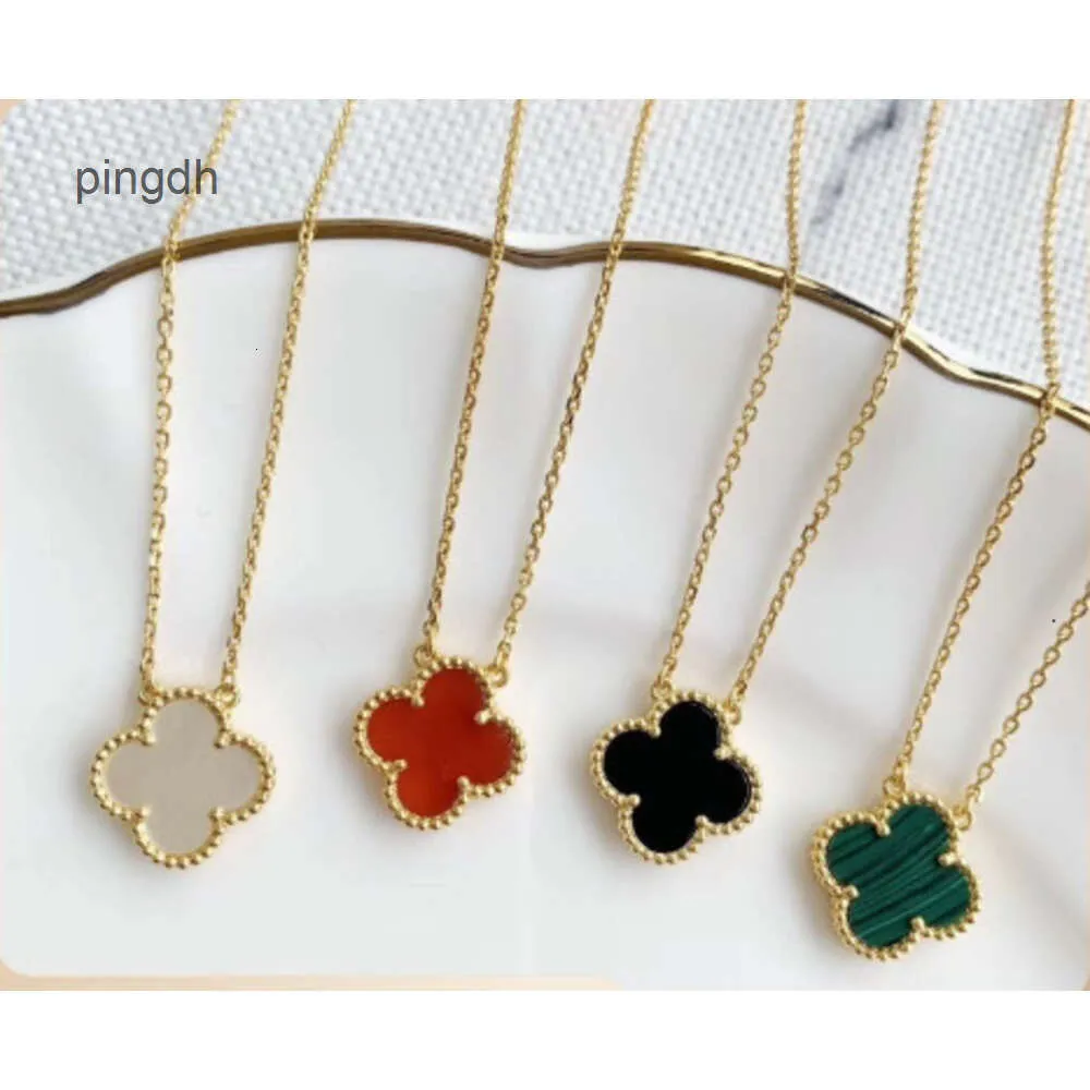 Van Clover Necklace Cleef Four Leaf Clover Neckces Fashionable 18K Necklace For Womens Lucky Grass Sided Fritillaria Pendant With Colorless High Quality Collar C