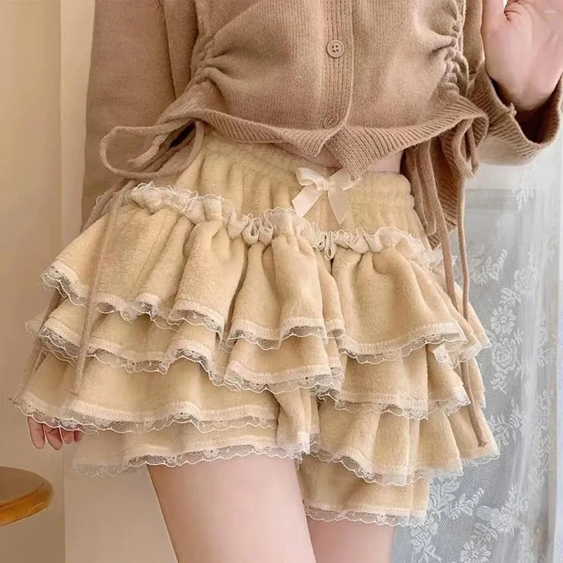 Kvinnors trosor harajuku y2k söta rosa vita pumpa byxor lolita höst vinter jk plysch shorts japanska kawaii ruffles lykta