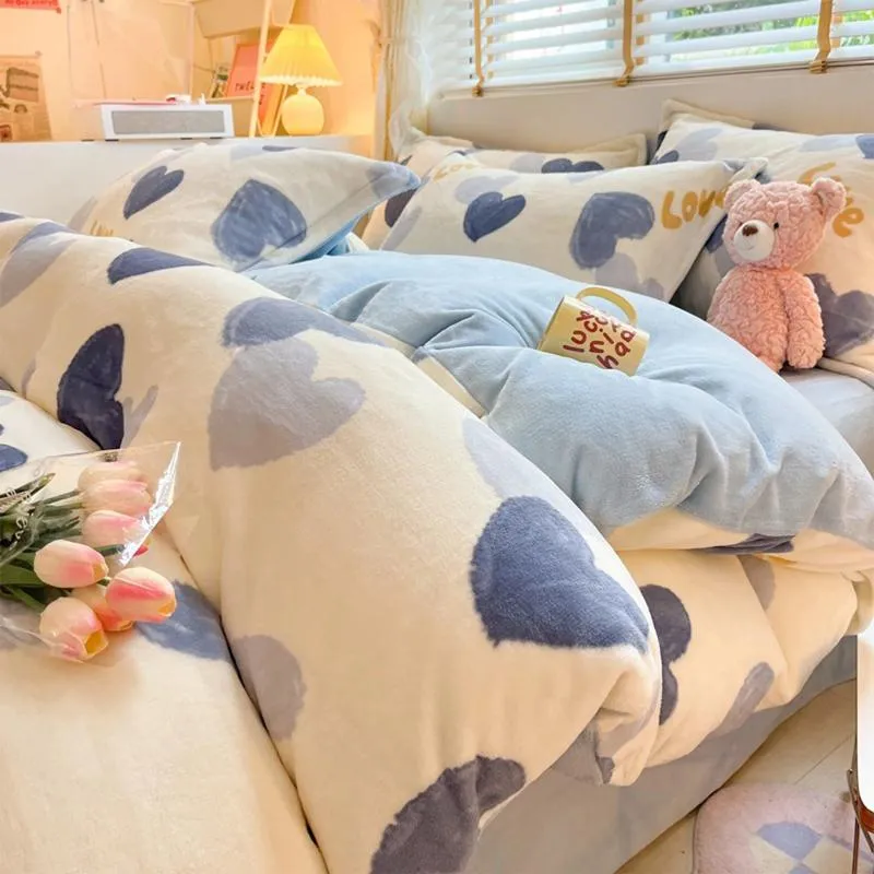 Bedding Sets 4Pcs Milk Velvet Duvet Cover Set Winter Thickened Warmth Soft Plush Cute Plaid Bed Linen Double