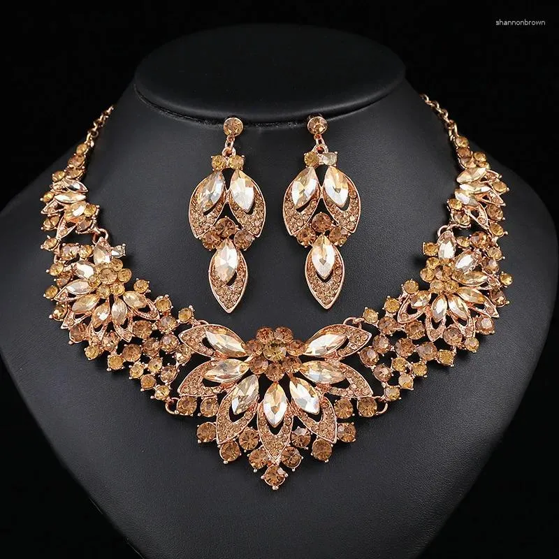 Necklace Earrings Set Vintage Women's Luxury Crystal Banquet Dress Accessory Clavicle Chain