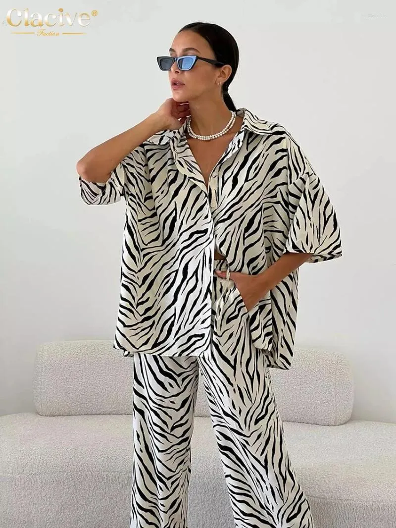 Damen Zweiteilige Hosen Clacive Sommer Lose Zebra-Print 2 Sets Frauen Outfit 2024 Elegante Kurzarm Shirts Passende Hohe Taille Set Weiblich