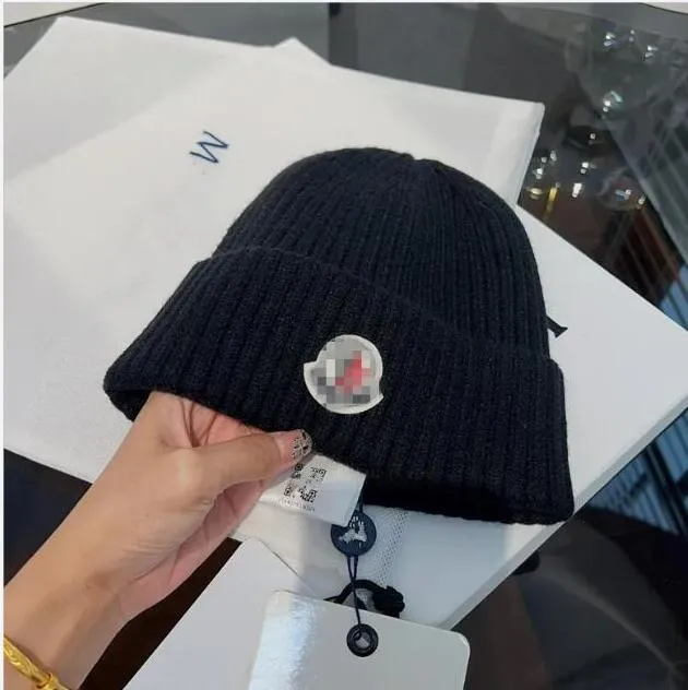 2023 Designerhatt för man beanie designers hattar kvinnor unisex vinter kashmir avslappnad utomhus beanies motorhuven huvud varm kashmir mössa passar lyx mode brev hatt män