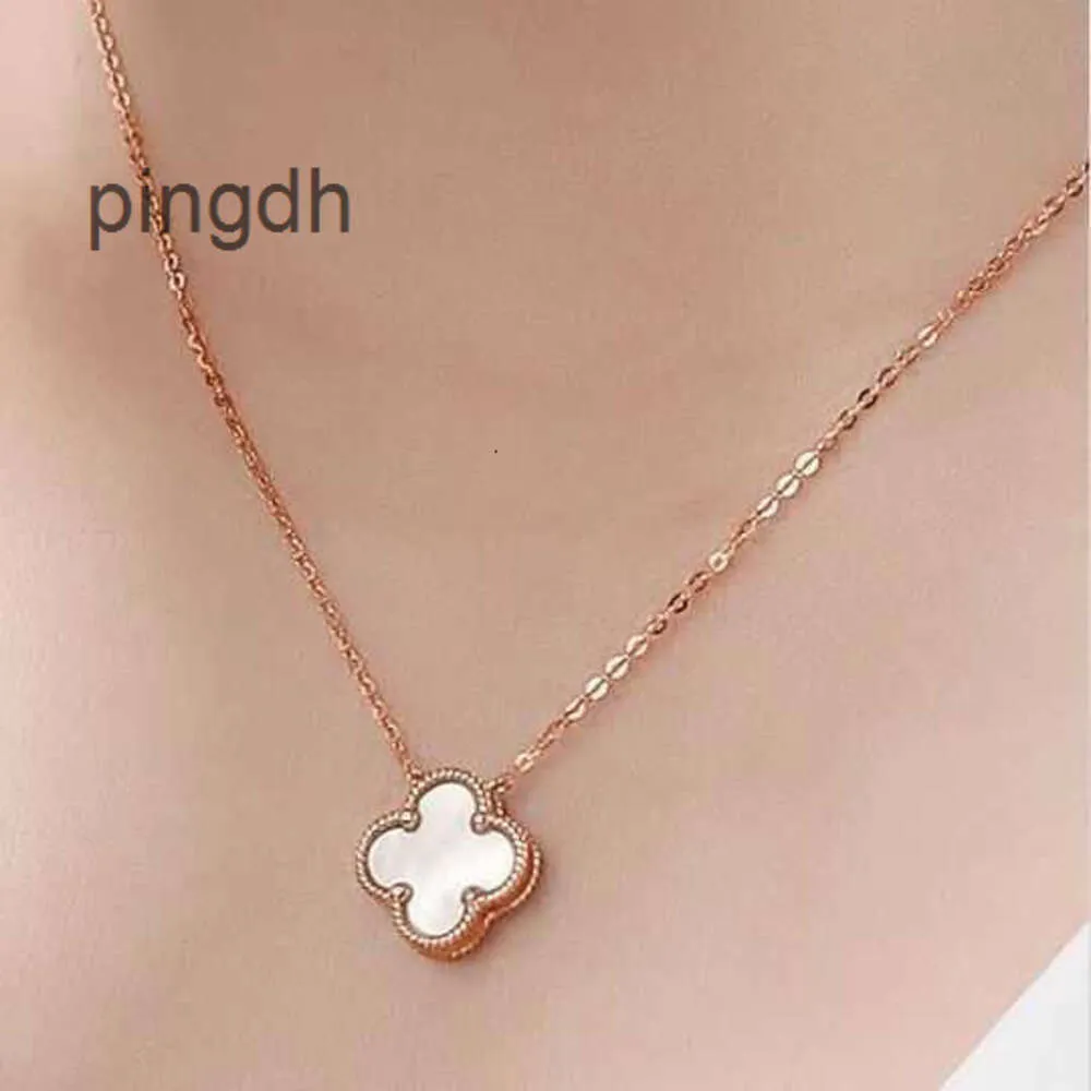 Van Clover Necklace Cleef Four Leaf Clover Neckalces Designer Four Leaf Clover Pendant Necklace Lucky Lightweight Luxury Valentines Day Gift for Girlfriend