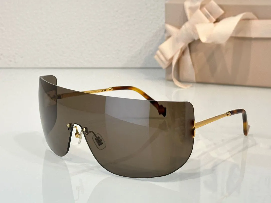 Damen-Sonnenbrille für Damen und Herren, Sonnenbrille für Herren, modischer Stil, schützt die Augen, UV400-Linse, mit zufälliger Box und Etui, 18YS 11