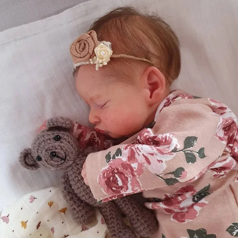 Handgemaakte herboren poppen 20 inch schattige slapende babypop meisje Rosalie met handgeworteld bruin haar en cadeau al 240119