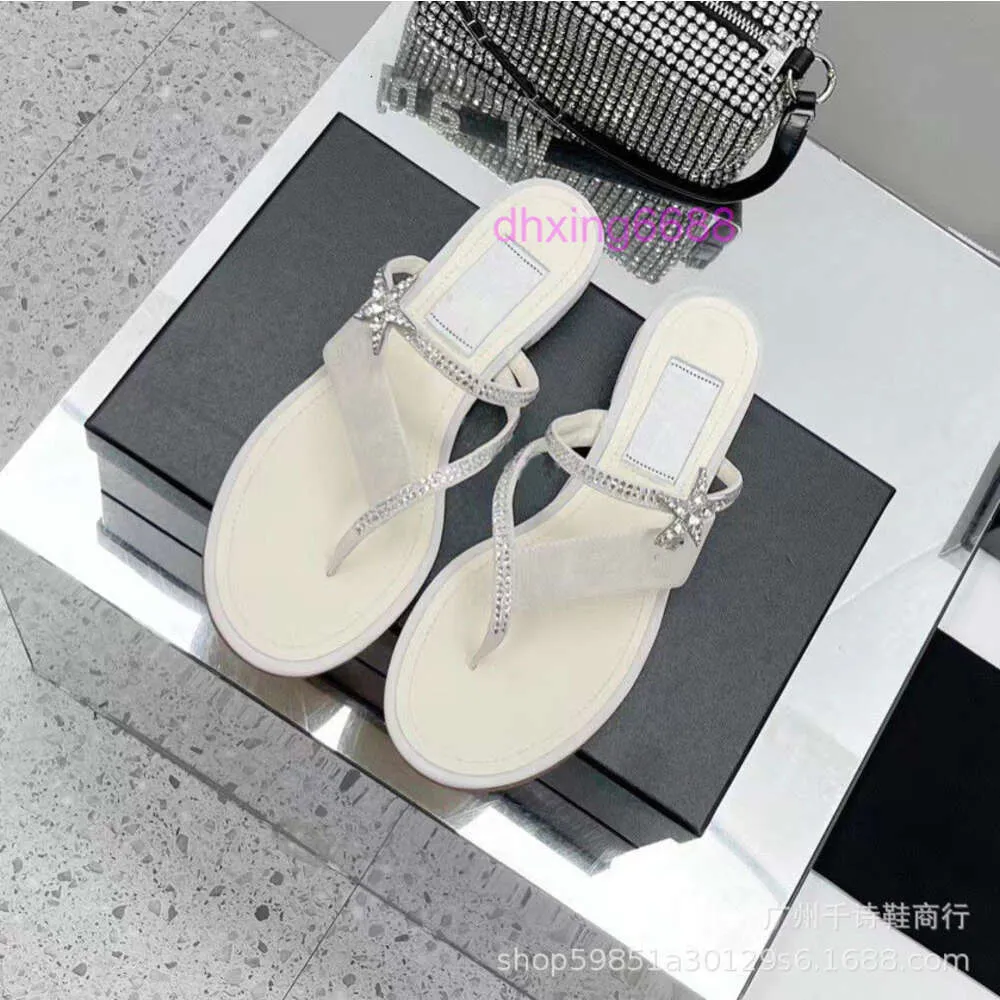 pantoufles de créateurs femmes chaneles diapositives diamant étoile pince à orteil sandales plates pour femmes clip pied sandales à talons épais pour les femmes à porter à l'extérieur