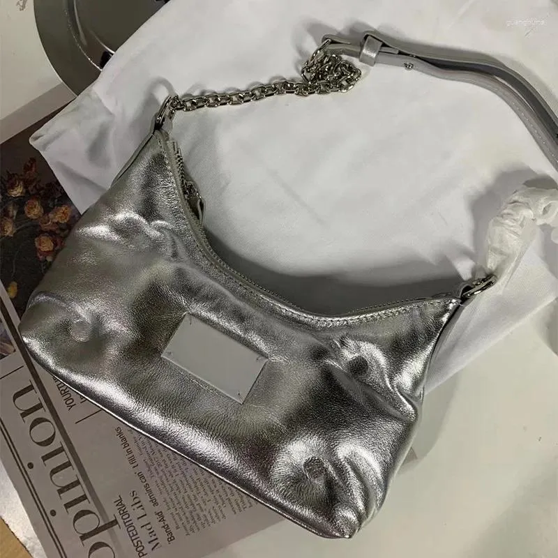 Borse da sera Borsa a catena mini nuvola di lusso Marchio di nicchia Design Stile francese Pochette in spugna in pelle Singola spalla sotto le ascelle da donna