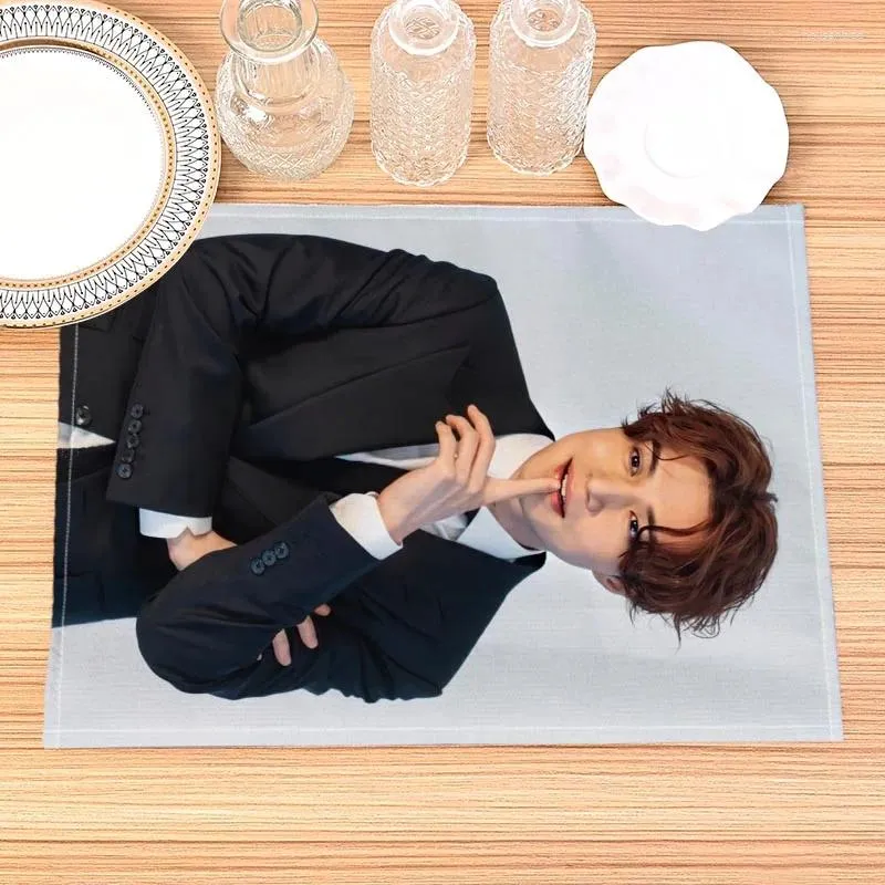 Table Mats Nice Lee Dong Wook KPOP Placemat Linen Dining Pads Bowl Cup Mat Home Decor Kitchen Accessories 0414