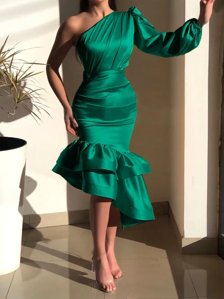 Dresses Green One Shoulder Dresses Elegant Women Long Sleeve Eimpire Bodycon Shiny Gowns Irregular Satin Outfit for Ladies Evening Party