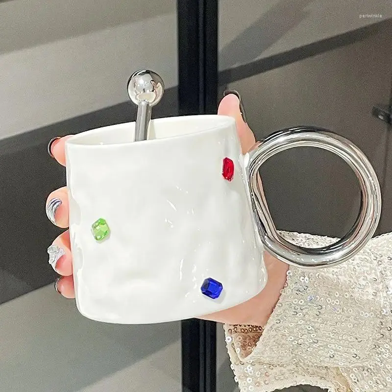 Muggar 360 ml nordiska keramiska kaffemugg med rörsked diamantdekorativ drickskopp diswasher säker söt drinkware