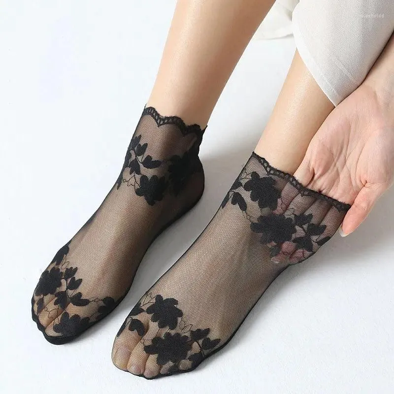 Women Socks Lace Spring Summer Cotton Bottom Anti Slip Flower Series Versatile Trend Breathable Ladies Crew Y116