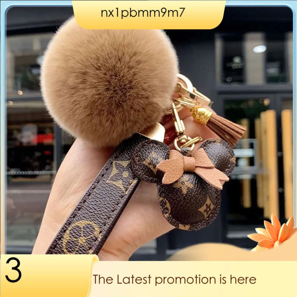 Designer Keychain Bear Head Leather Fur Ball Pendant Key Chain Bow Car Pendant Metal Fashion Personality Creative Cute 641