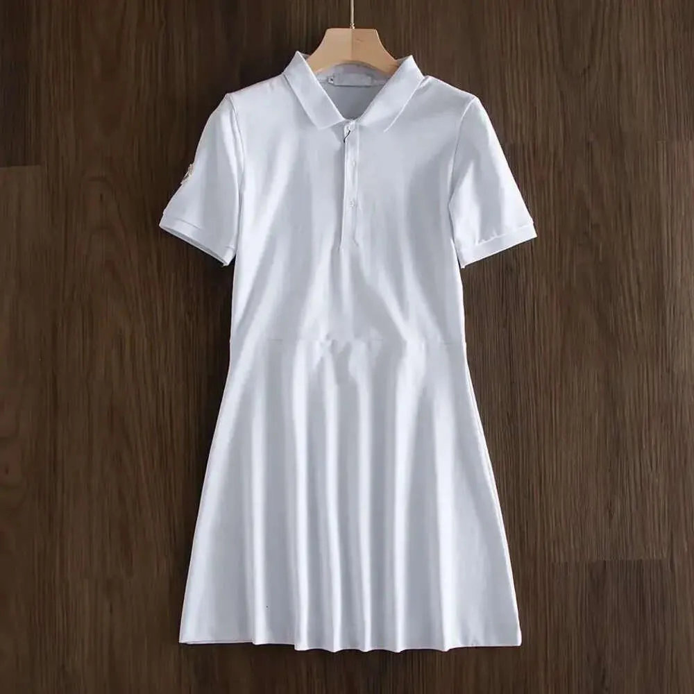 デザイナーの女性ドレスポロカラー新しい純粋な色ホワイト/ブラック/ブルースポーツウエストスリムドレスサマーコットンTシャツスカート110