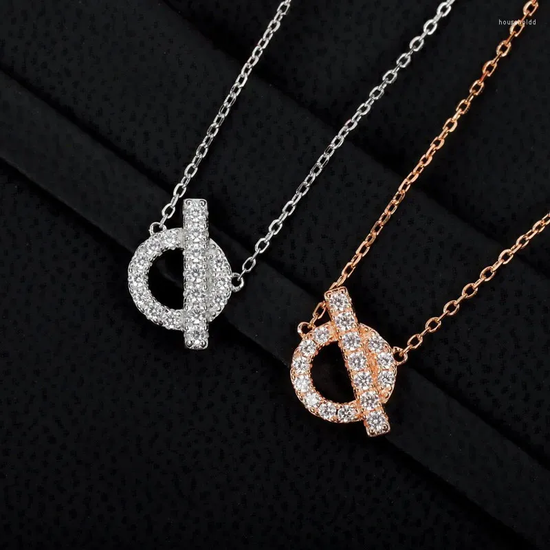 Hängen som säljer 925 Sterling Silver Round Cross Halsband Kvinnor Fashion Elegant utsökta lyxmärke smycken Party Gift