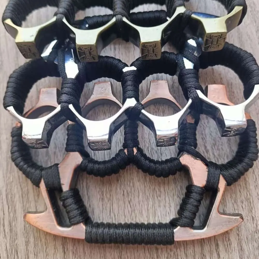 Four Finger Self-defense Buckle Tiger Hand Support Fist Zinc Alloy Material Sturdy and Wear-resistant Assault Team Binding Rope UA4A