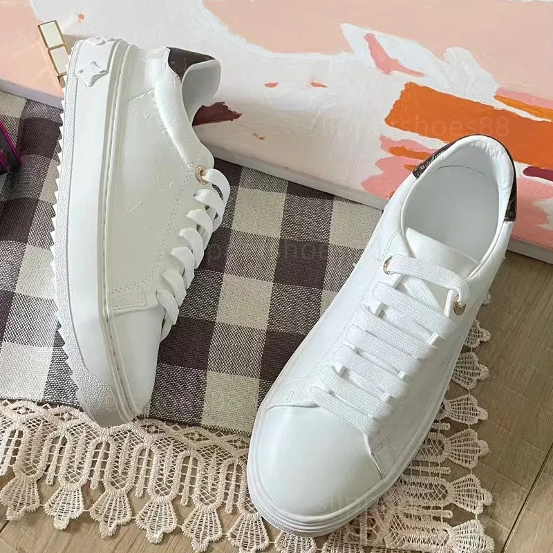 Fashion White Trainers Sneakers Dress Shoes Designer Loafers Basic Classic Casual shoes Embossed Leather sneakers Lace up loafers womens Runner Sports shoes
