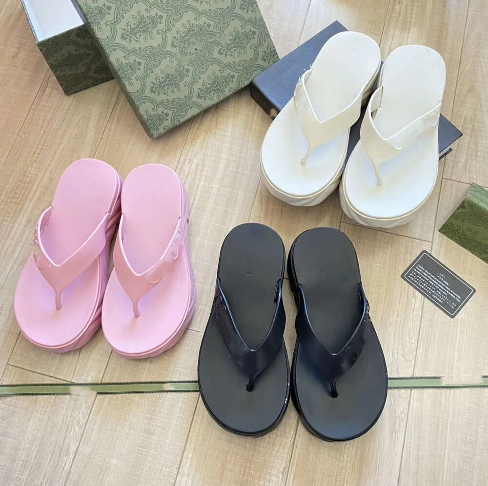 Lyxiga sandaler Kvinnor Låsande G dubbelplattform Sandale Slip på Sandal Foam Rubber Designer Slides tjock botten 5 cm Flip Flops Thong Sliders Woman GC