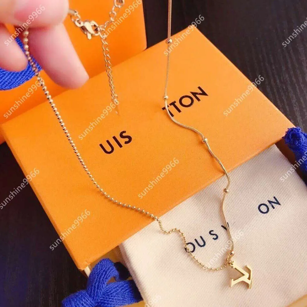 2024 Women Luxury Designer Necklace Choker Pendant Chain 18K Gold Plated Stainless Steel Letter Necklaces Wedding Jewelry Accessories