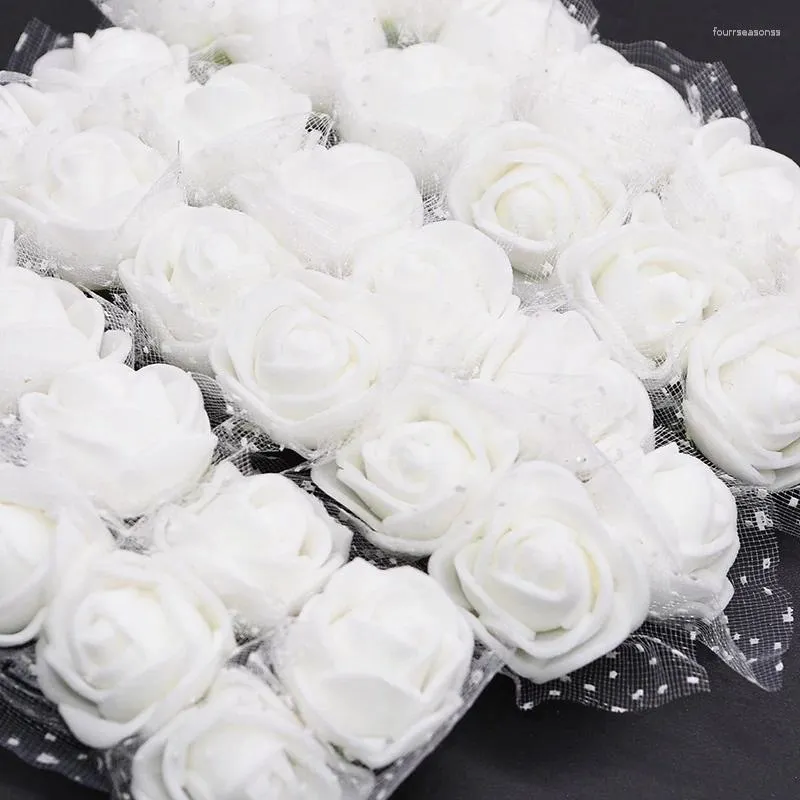 Decorative Flowers 144pcs 2cm Artificial Mini Foam Rose Flower Head Bouquet Scrapbooking Fake DIY Wreath Craft Gifts Wedding Decoration