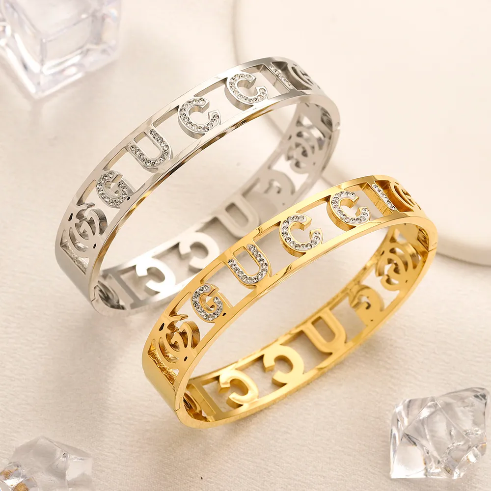 Luxury kvinnors armband, elegant guld armband med designer brevtryck, modemärke 18k guldpläterat hållbart rostfritt stål perfekt för bröllop smycken kärlek gåvor