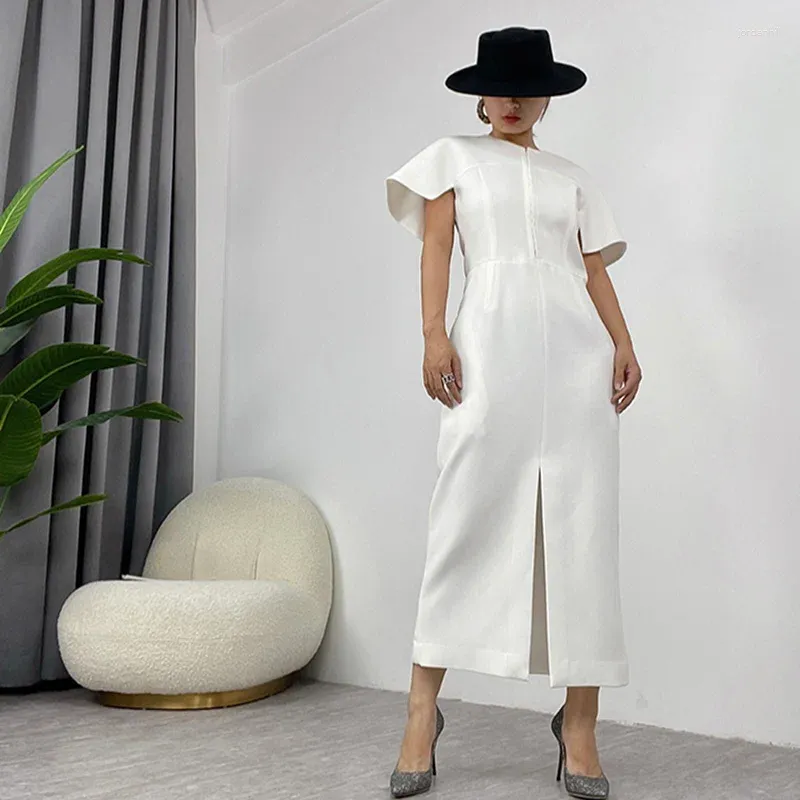 パーティードレスolスタイルの女性2024スプリングマントスリーブジッパーソリッドブラックホワイトボディコンデザイナー服