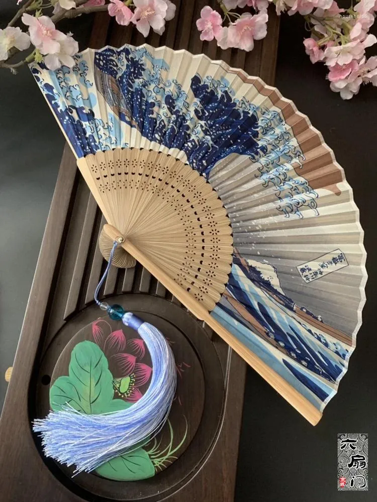 Decorative Figurines Craft Fans For Men And Women Vintage Day Hand Folding Fan Carry Bamboo At All Times