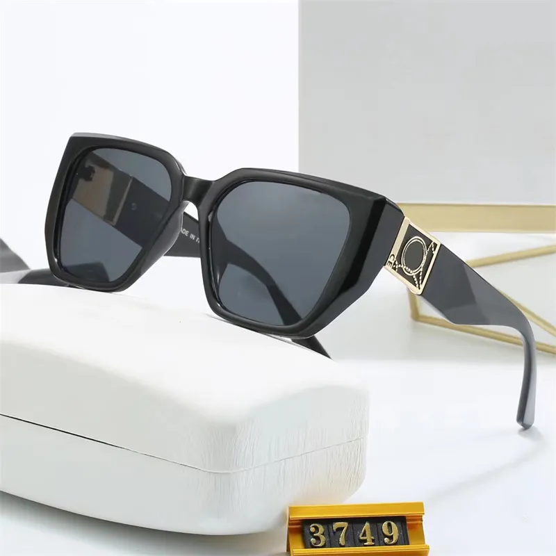 Printemps nouvelles lunettes de soleil de créateur pour hommes femmes lunettes de soleil carrées de luxe de haute qualité portent des lunettes de mode de célébrité en ligne confortables modèle