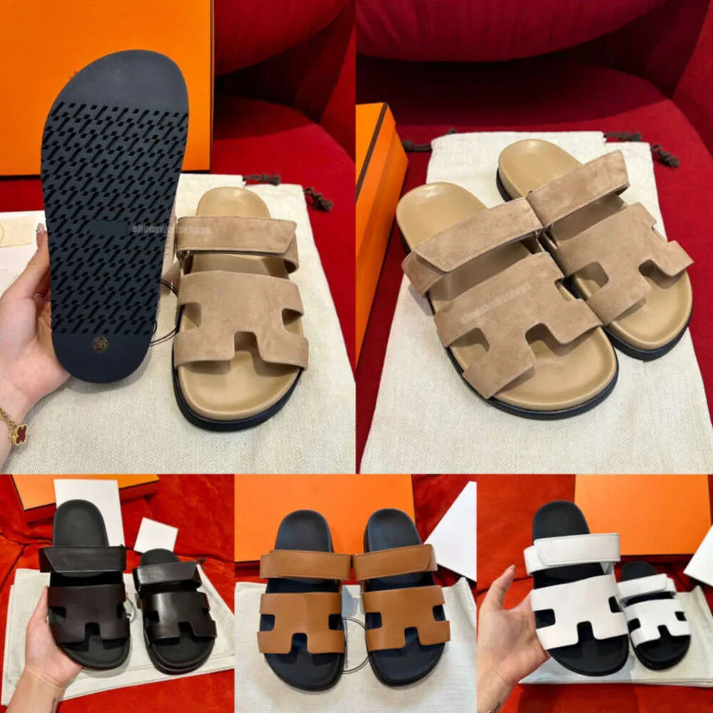 Designer Slippers Slippers Beach Sandálias planas clássicas deslizam Luxuros de verão Lady Lady Flip Flips Men de qualidade Mulheres deslizam Sandale Tamanho 35-44 Sapatos 0018