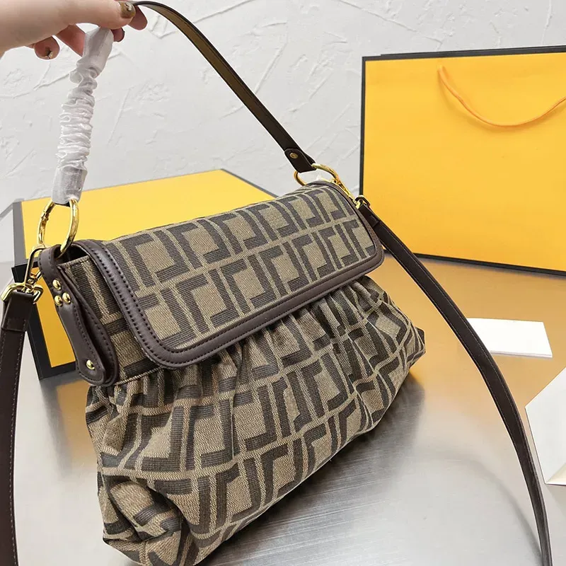 Fendidesigner Bag Women Fendibags płótno TOBES Torba Modna Crossbody Torby Projektant TOTE torebki Luksusowe torebki portfel biznesowy Portfele 104