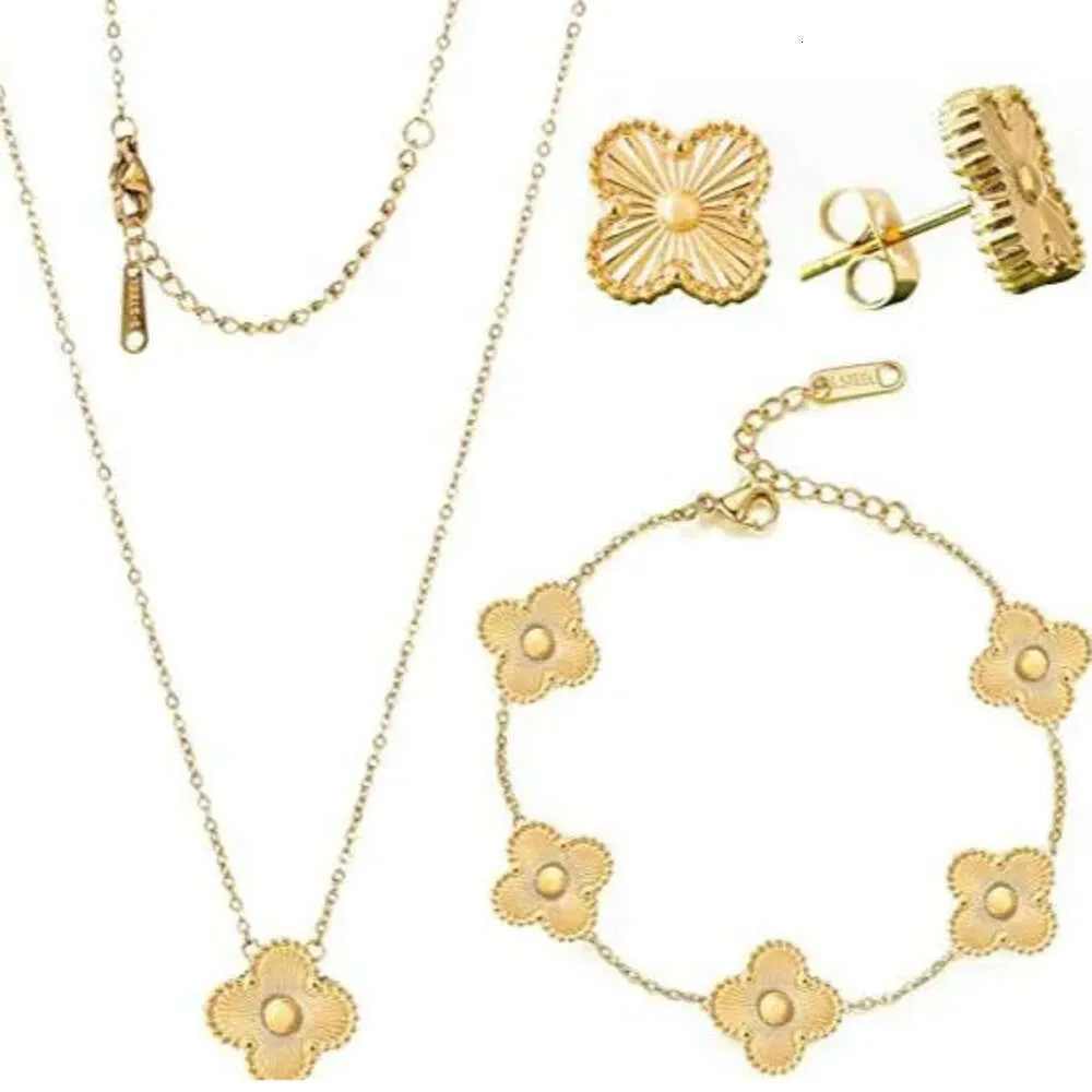 Collana a 4 trifogli Designer Set di gioielli di lusso Collane con ciondolo Bracciale Orecchini a bottone Oro argento Collana in madreperla Catena a maglie Donna 45454