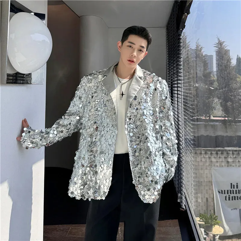 Blazer coreano da uomo con paillettes luccica giacche da abito bling cantante palco abbigliamento lucido nero argento oversize vestito da partito cappotto uomo 240127