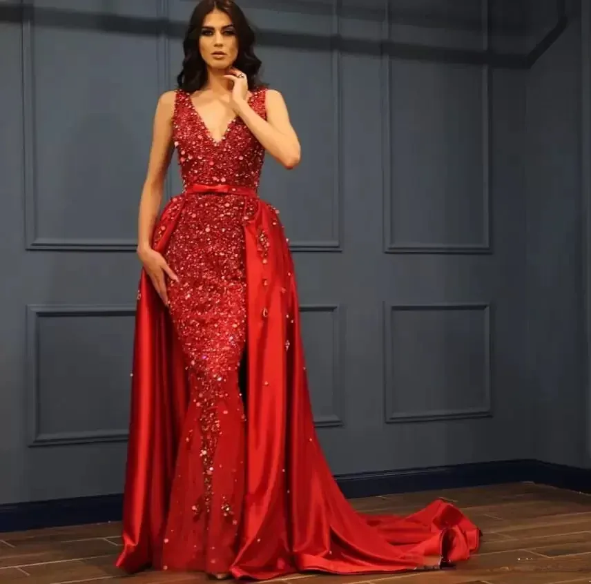 Kırmızı muhteşem boncuklu dantel deniz kızı gece elbiseleri çıkarılabilir tren ile v boyunlu balo elbiseleri süpürme tren saten kristaller resmi elbise 2024
