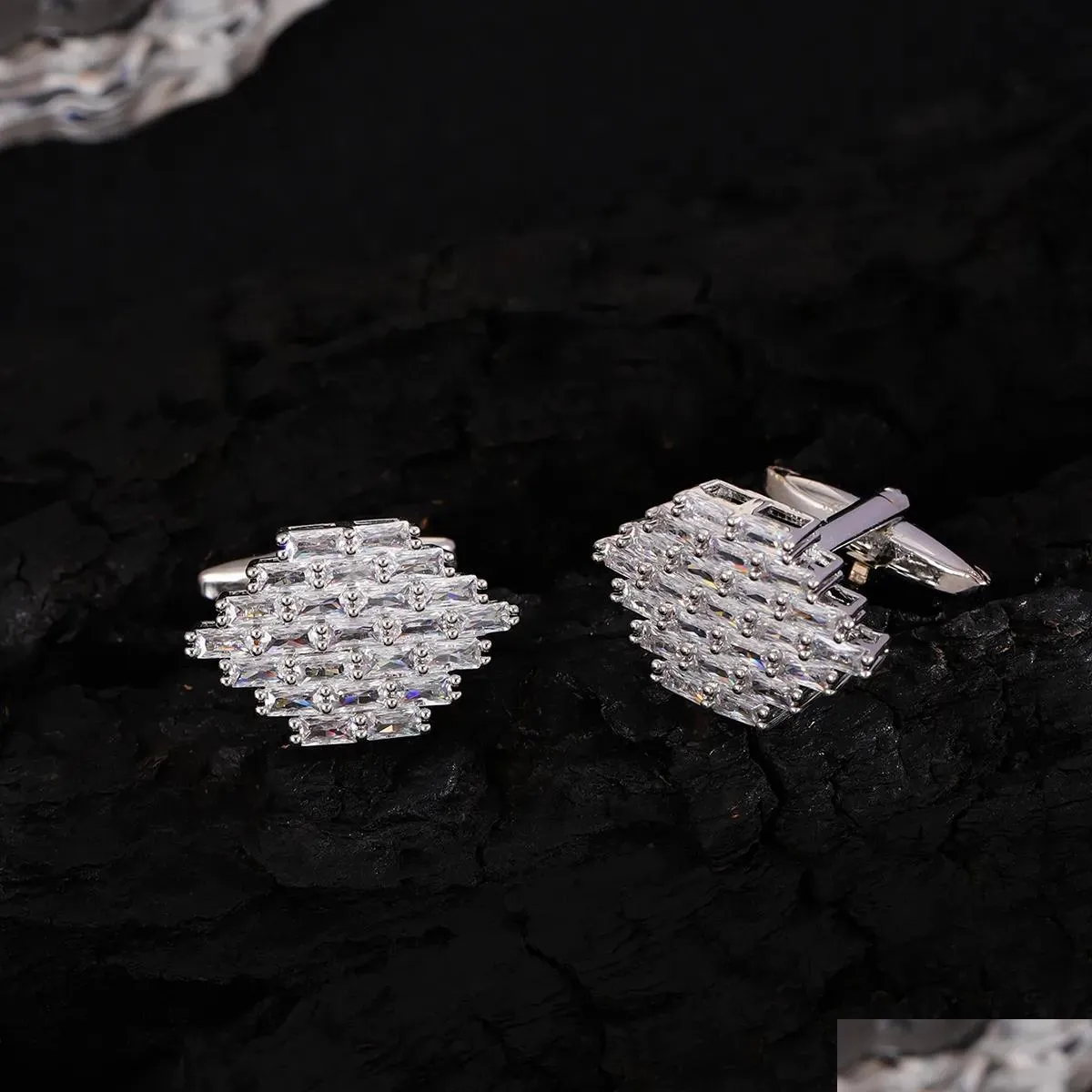 Cuff Links The Rhombus Cufflinks With Diamond Inlay A Unique Accessory To Showcase Mens Noble Character And Exquisite Taste Drop Del Dhgwq