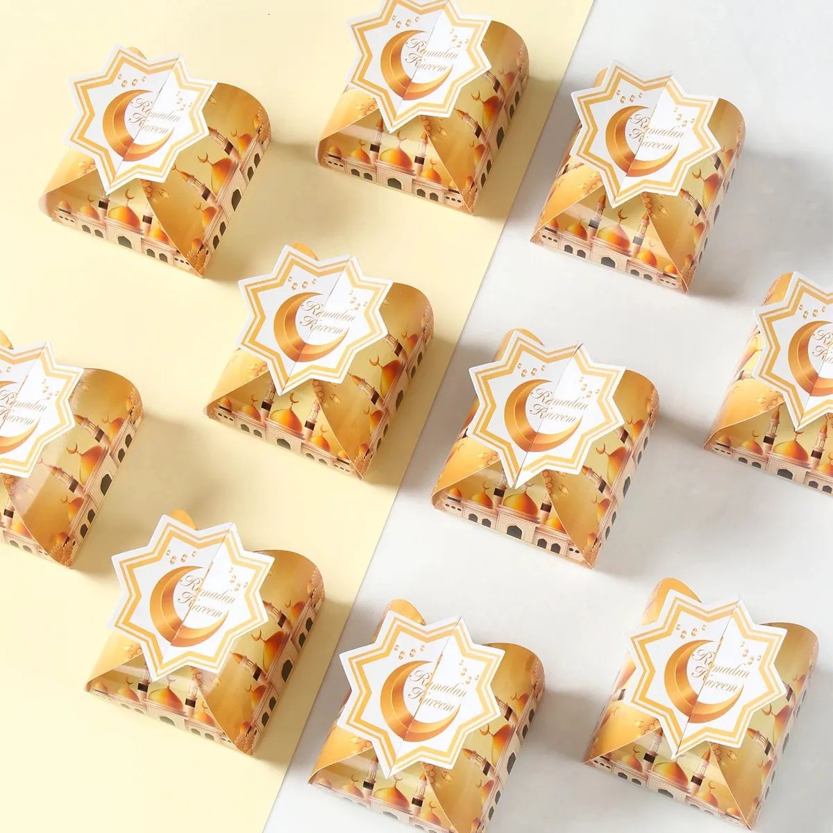 12 pièces de boîtes à bonbons Eid al Fitr Mubarak pour la décoration du Ramadan 2024, sacs d'emballage cadeaux pour la maison, cadeaux du Parti musulman islamique Karim Eid al Adha 240205